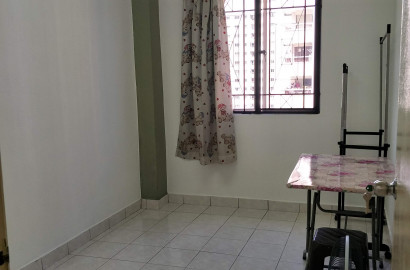 Middle Room Pelangi Damansara