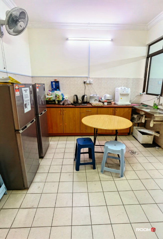 Single Room Rent with One Month Deposit in Bandar Utama 6mins MRT Station