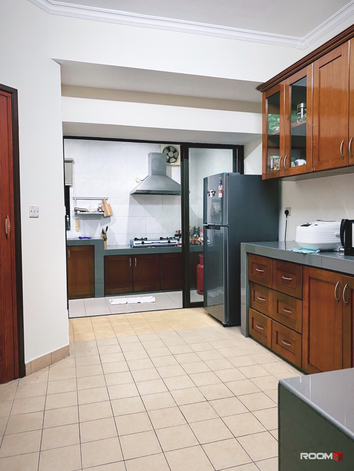 Room for rent  at BU6