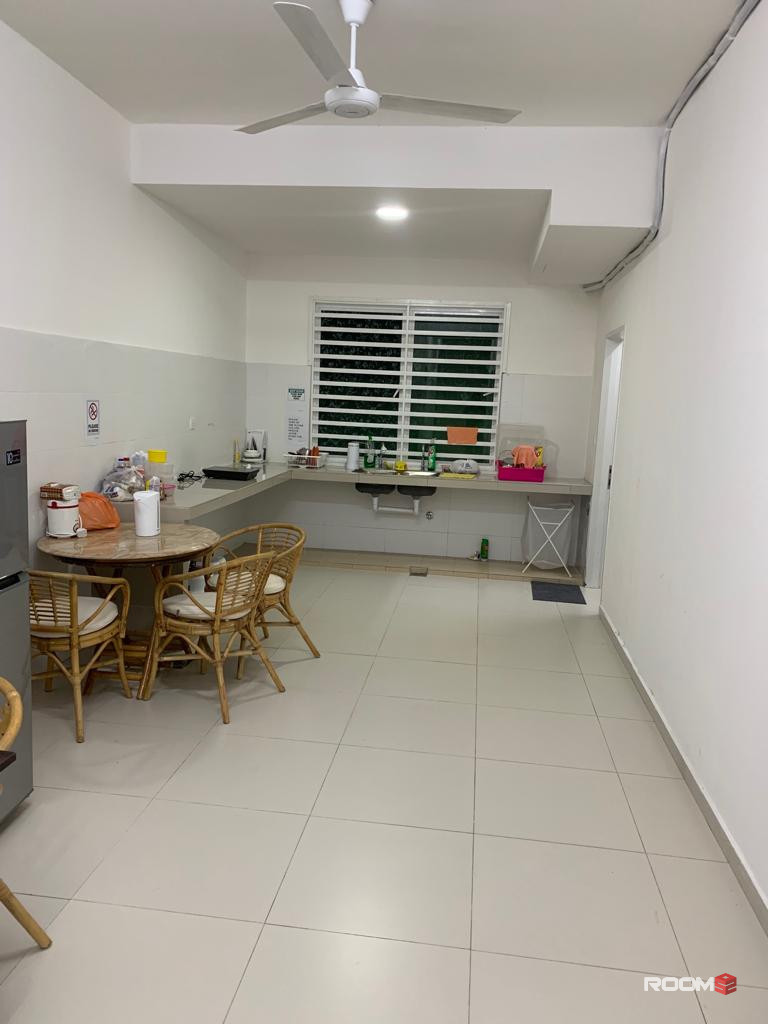 Fully Furnished, Cleaning Service, WiFi, AC, Cozy Single room for RENT at Sendayan, Seremban.