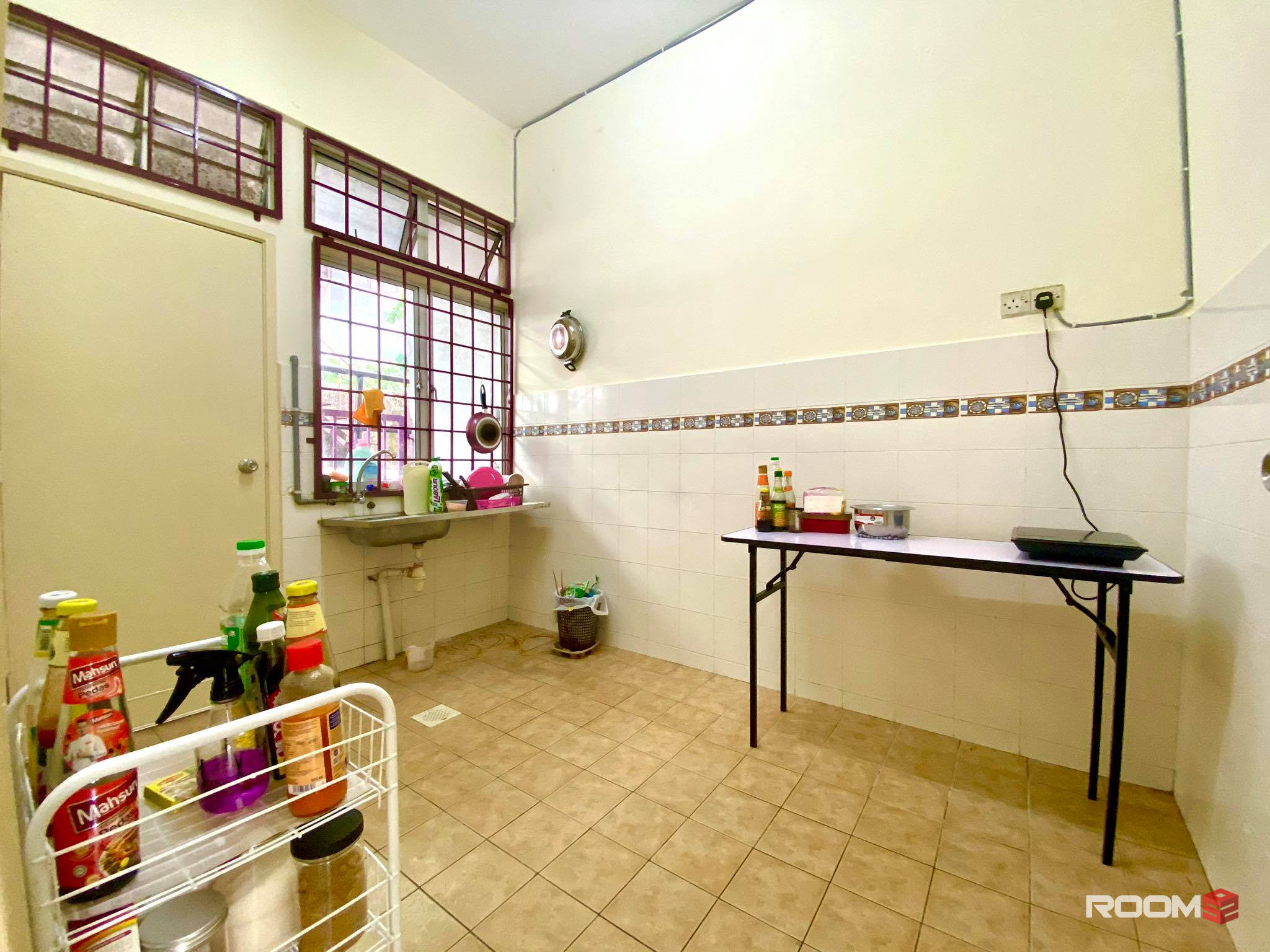 Single Room at Seremban, Bilik Sewa Bukit Chedang {Free Utility} KTM, Palm Mall, KPJ (Area, Offer, Unit, Landmark)