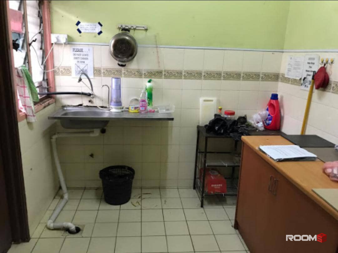 comfy-aircone-room-putra-heights-subang-jaya-to-rent