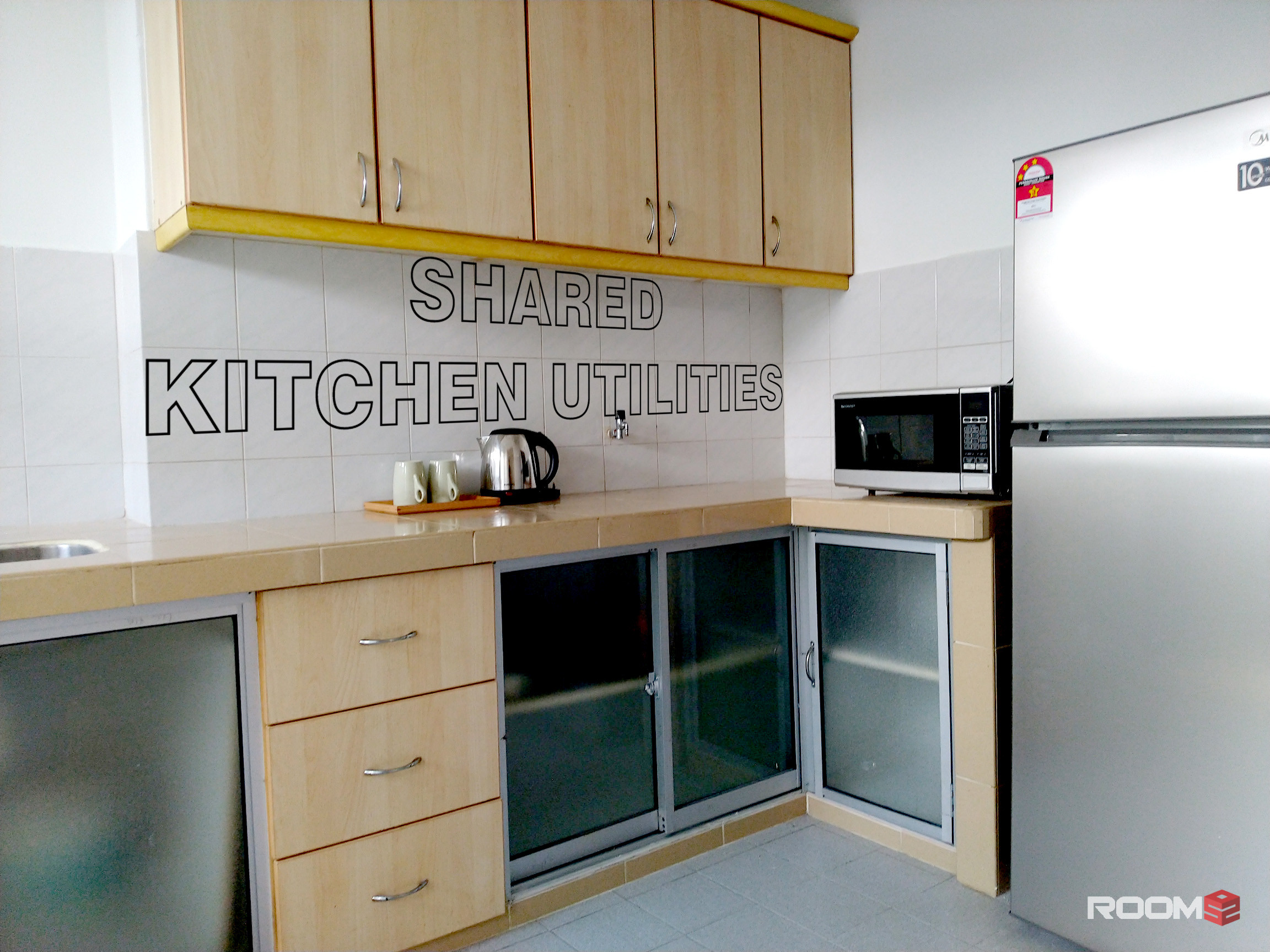 FREE WIFI - Middle Room For Rent -  Taman Desa  (Easy Access to KL and Petaling Jaya )