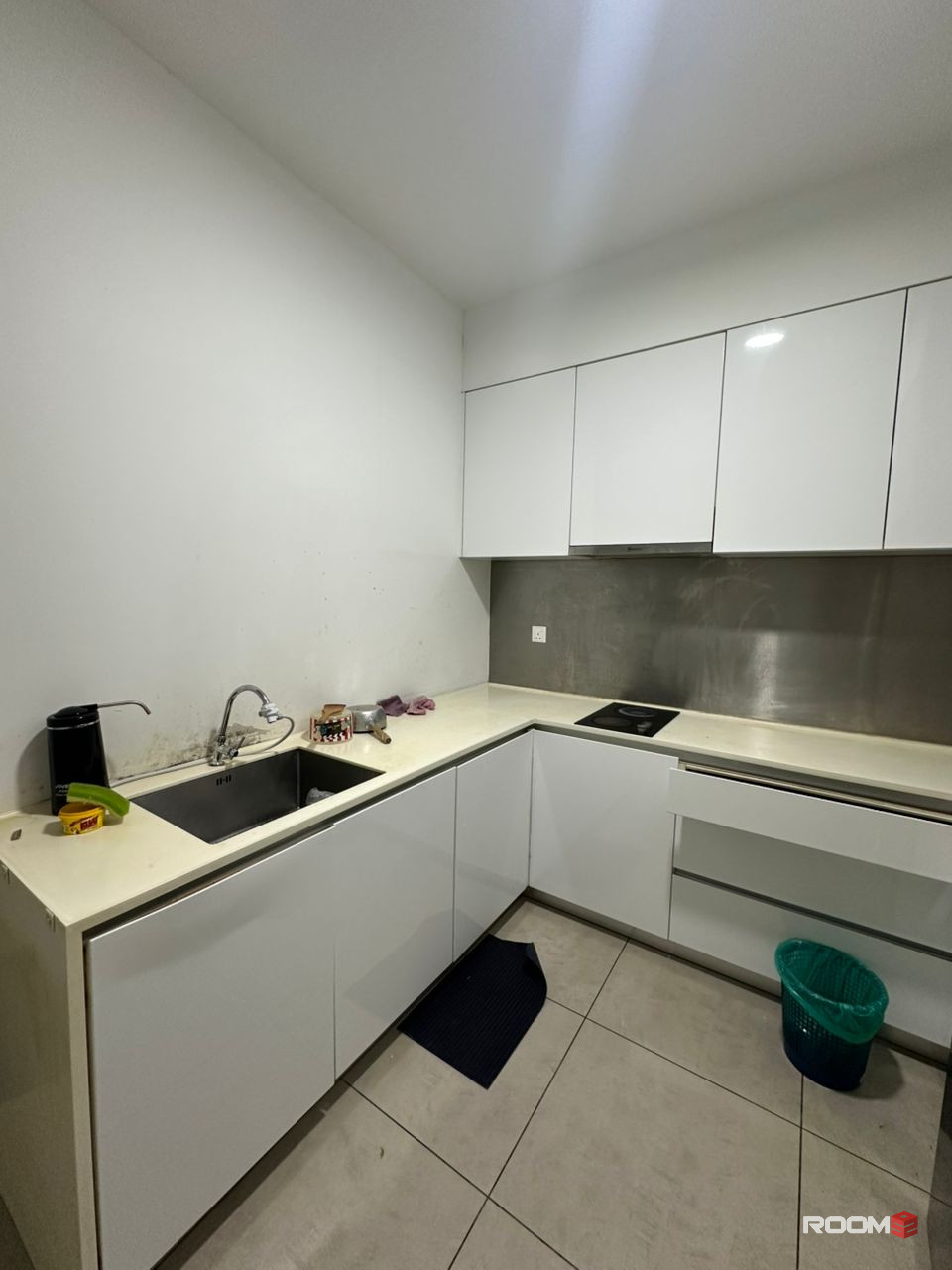 📍Petalz Residence ✨Balcony Room Rental 🚌Easy access to Mid Valley