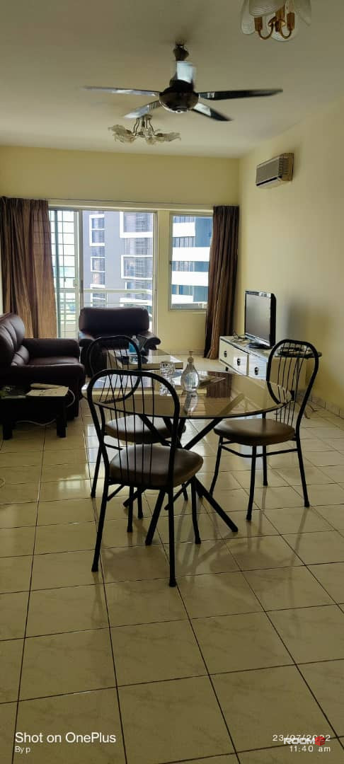 Middle Room at Bangsar South, Pantai