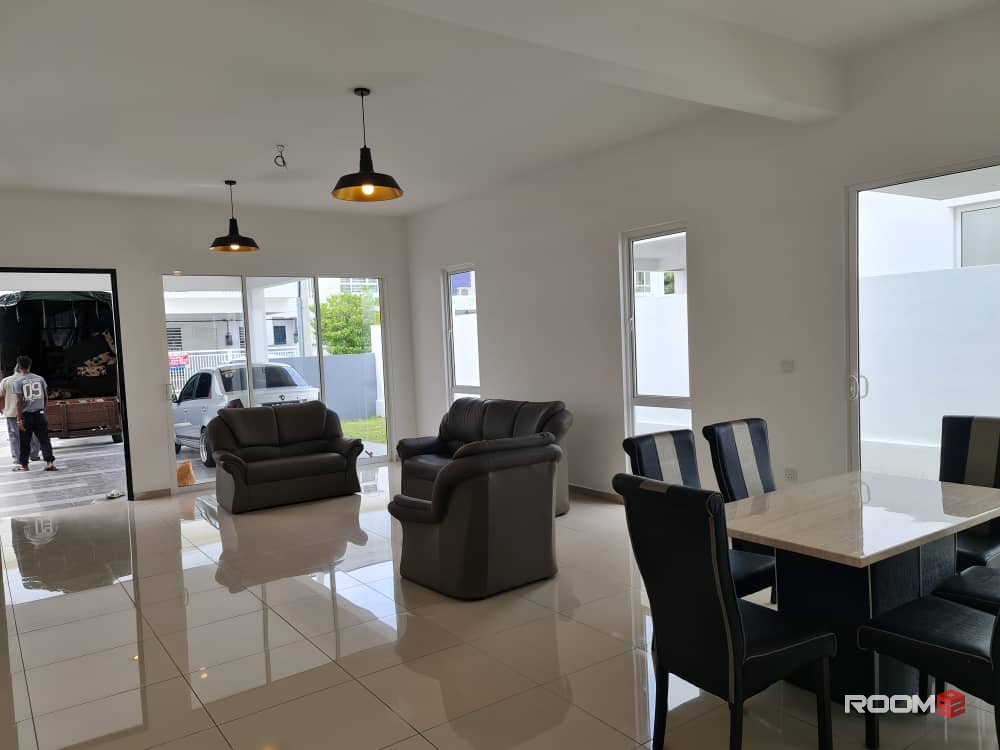 Single Room at Seremban, Negeri Sembilan 🔥 👉 Bilik Sewa Seremban (Furnished) Suriaman, Sendayan, Labu, D'Tempat, KPJ,