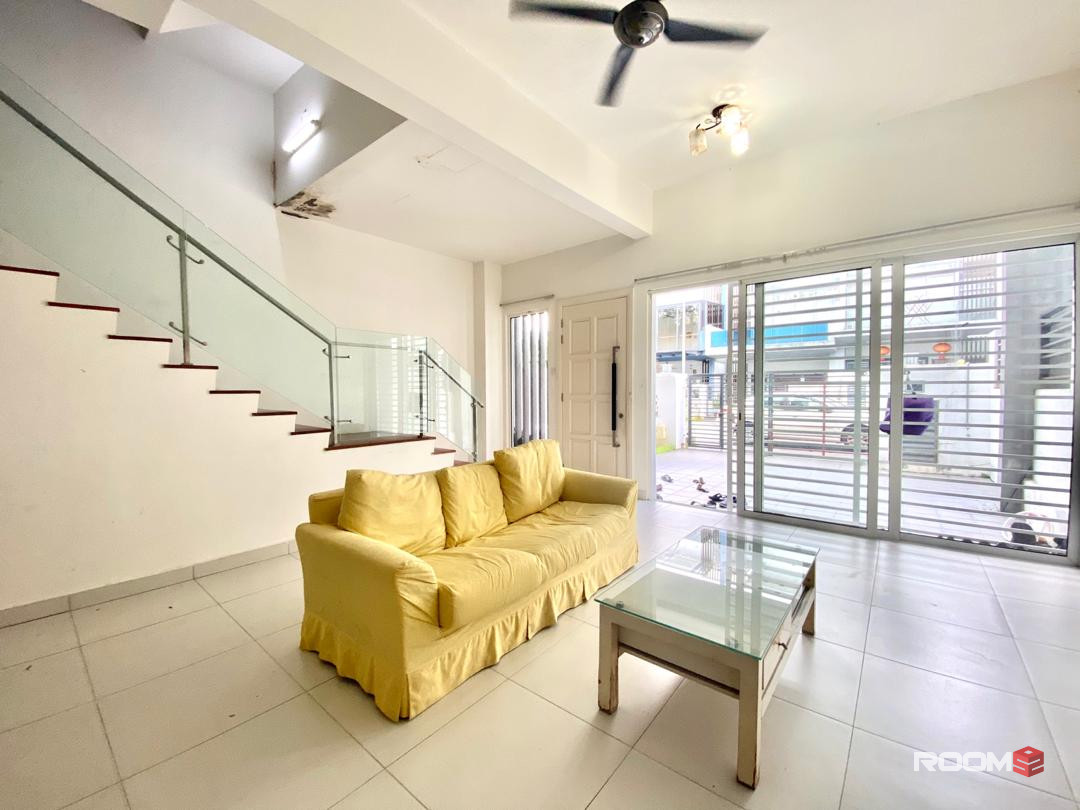 Middle Room at Bandar Mahkota Cheras, Cheras South  🔥👉 (𝐏𝐑𝐎𝐌𝐎𝐒𝐈 MERDEKA) Bilik Sewa Mahkota Cheras [ATC Toilet]
