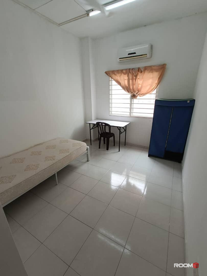Low Deposit ❗❗❗❗ Private room with window/ Without window For Rent In Klang Valley