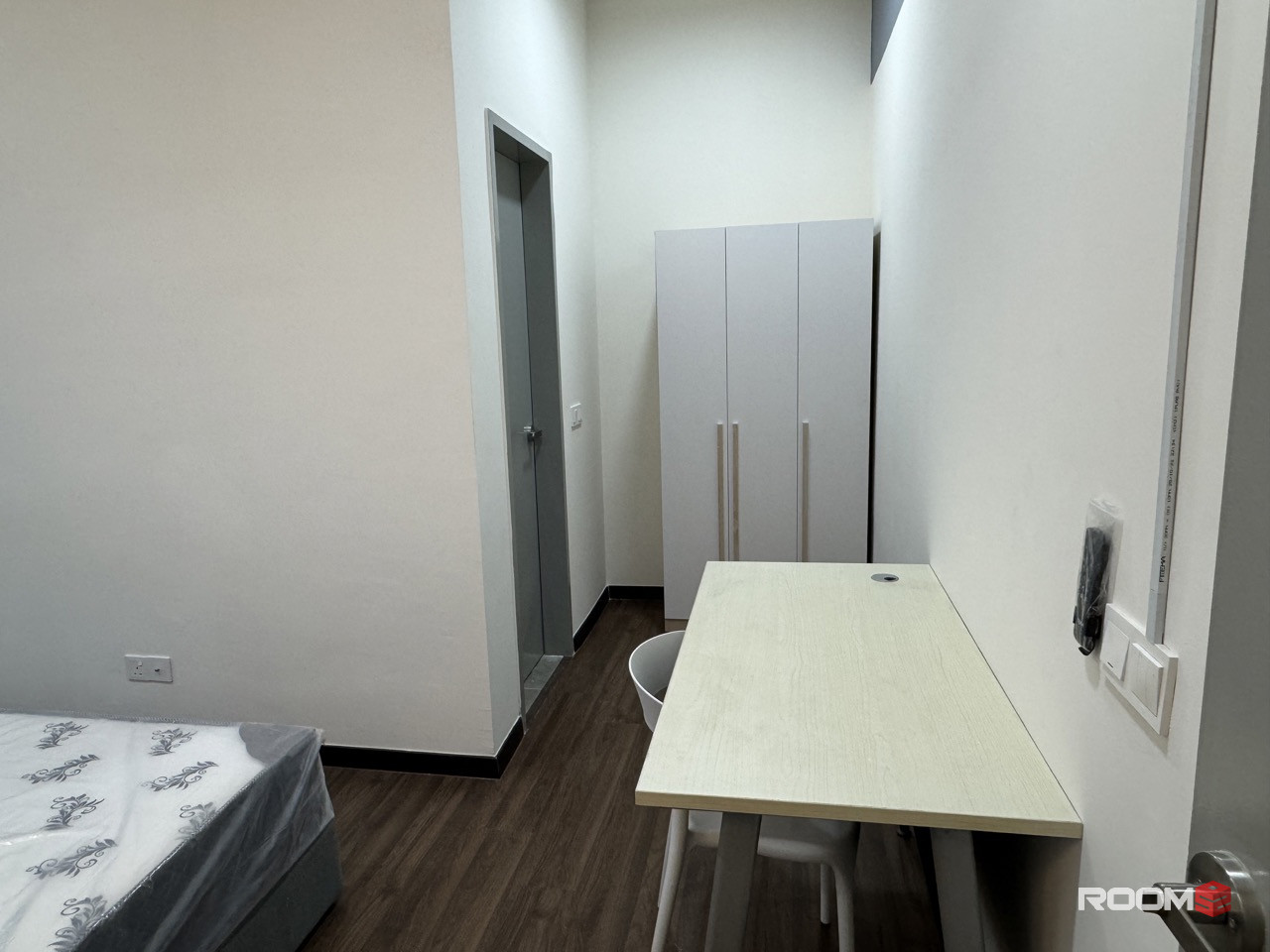 📌📌MASTER ROOM PRIVATE BATHROOM‼️NEAR HELP UNI✅Premium ⭐️Subang Bestari, Subang 2 @NEW Aircond Wardrobe Table Chair