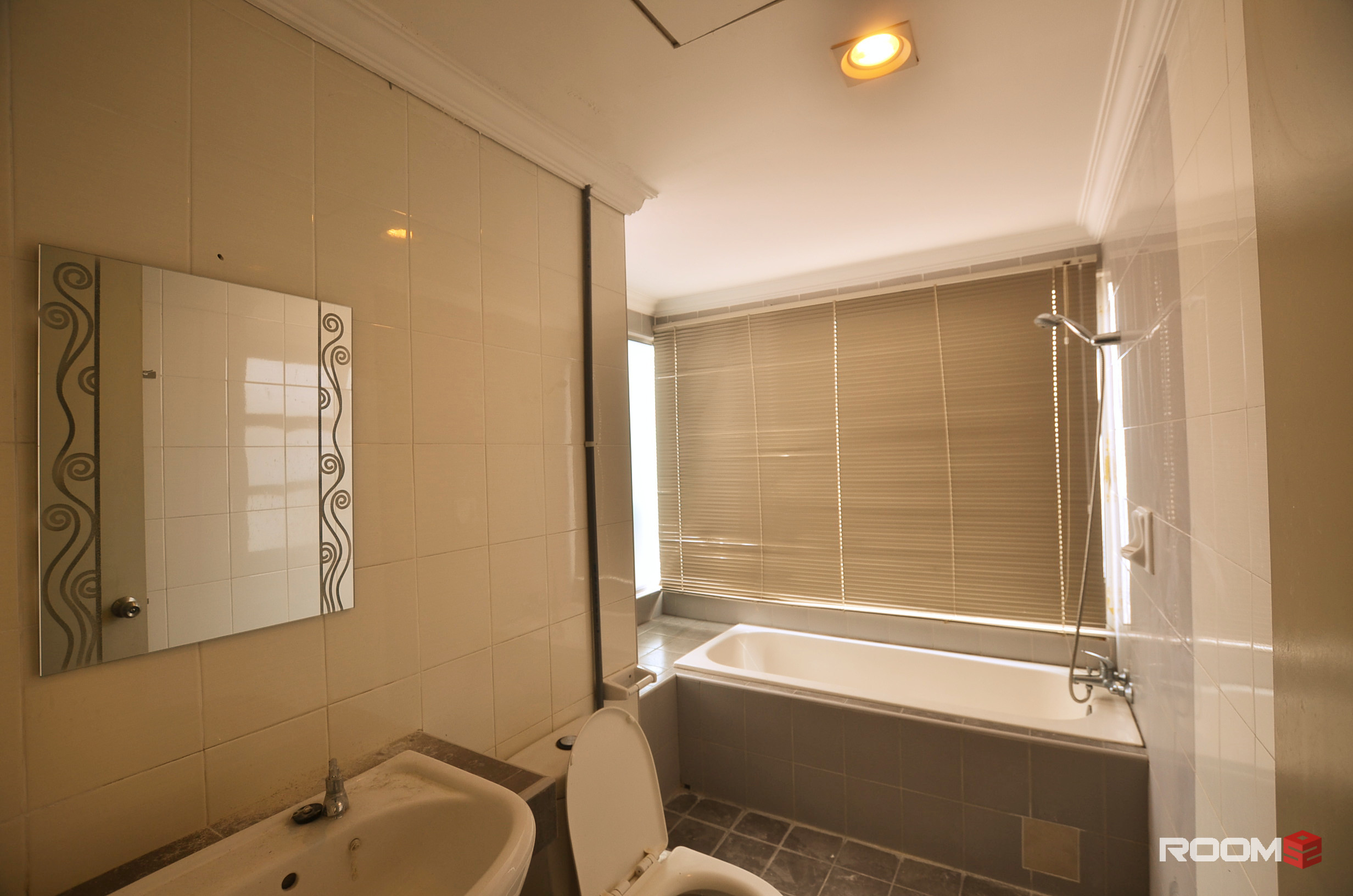 (Female Unit) Big Medium Room at Kuchai Lama ,Happy Garden, OUG, Old Klang Road (Near Bukit Jalil, Sri Petaling)