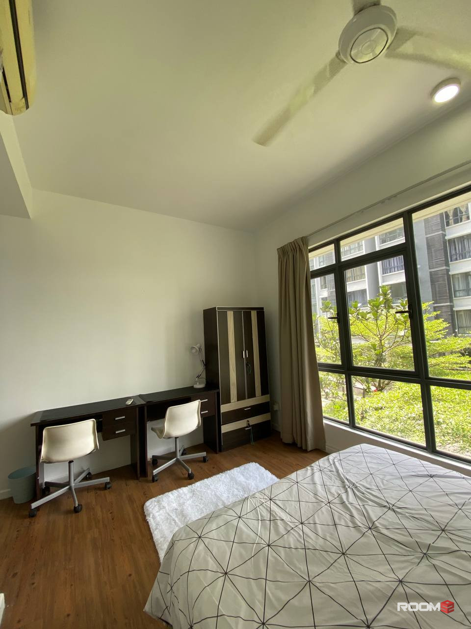 💥 Master Room with Private Bathroom for RENT 📍Utropolis Glenmarie Shah Alam