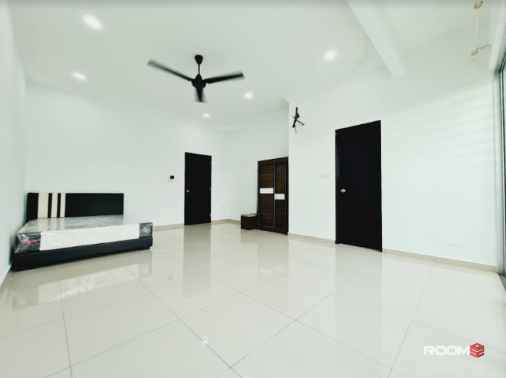 🔥 Hotspot Location 🔥 👉👈 📣 𝑴𝑨𝑺𝑻𝑬𝑹 Room Rent at Kajang, Bdr Tek, Kajang Utama Near to {MRT & KTM 🚊} 📍  Berham