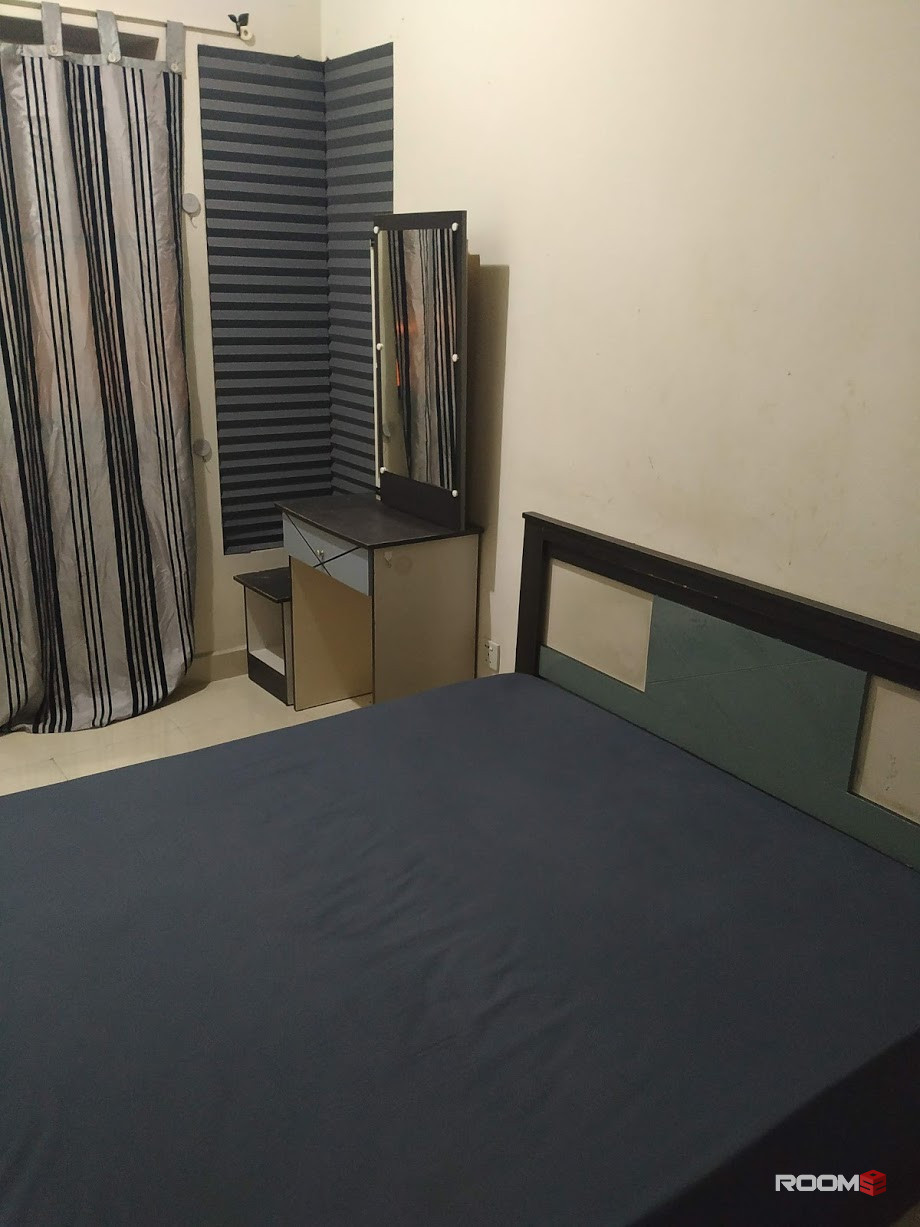 Mid Room in Bandar Utama's Condo with a nett price (no-frills)