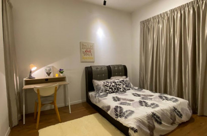 😍Comfy Middle Room with Queen size bed For rent!