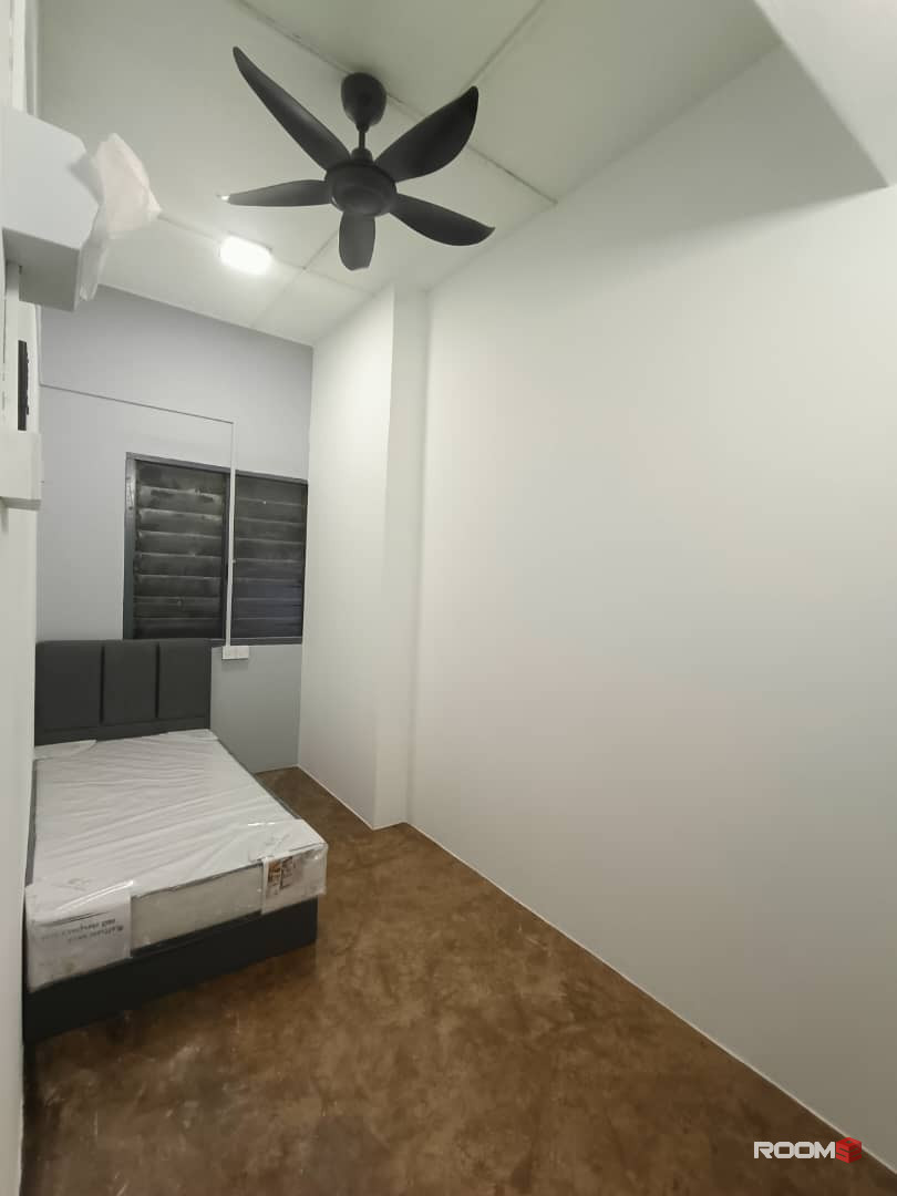 Fully Furnished Room For Rent At Section 17, Petaling Jaya (Middle Bedroom)
