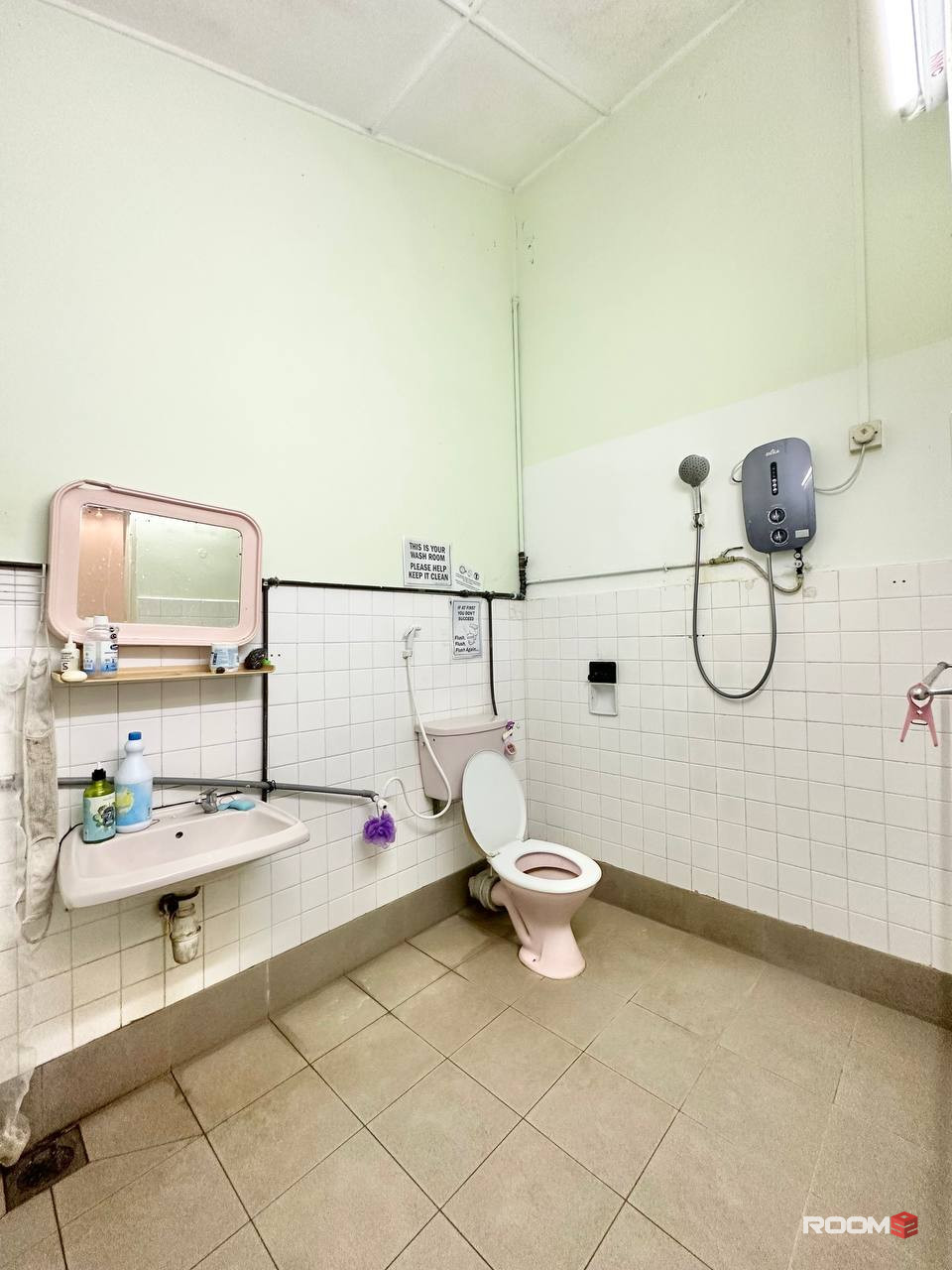PJ SS2, Middle Room🛌 Fully Furnished, Wifi Provided!