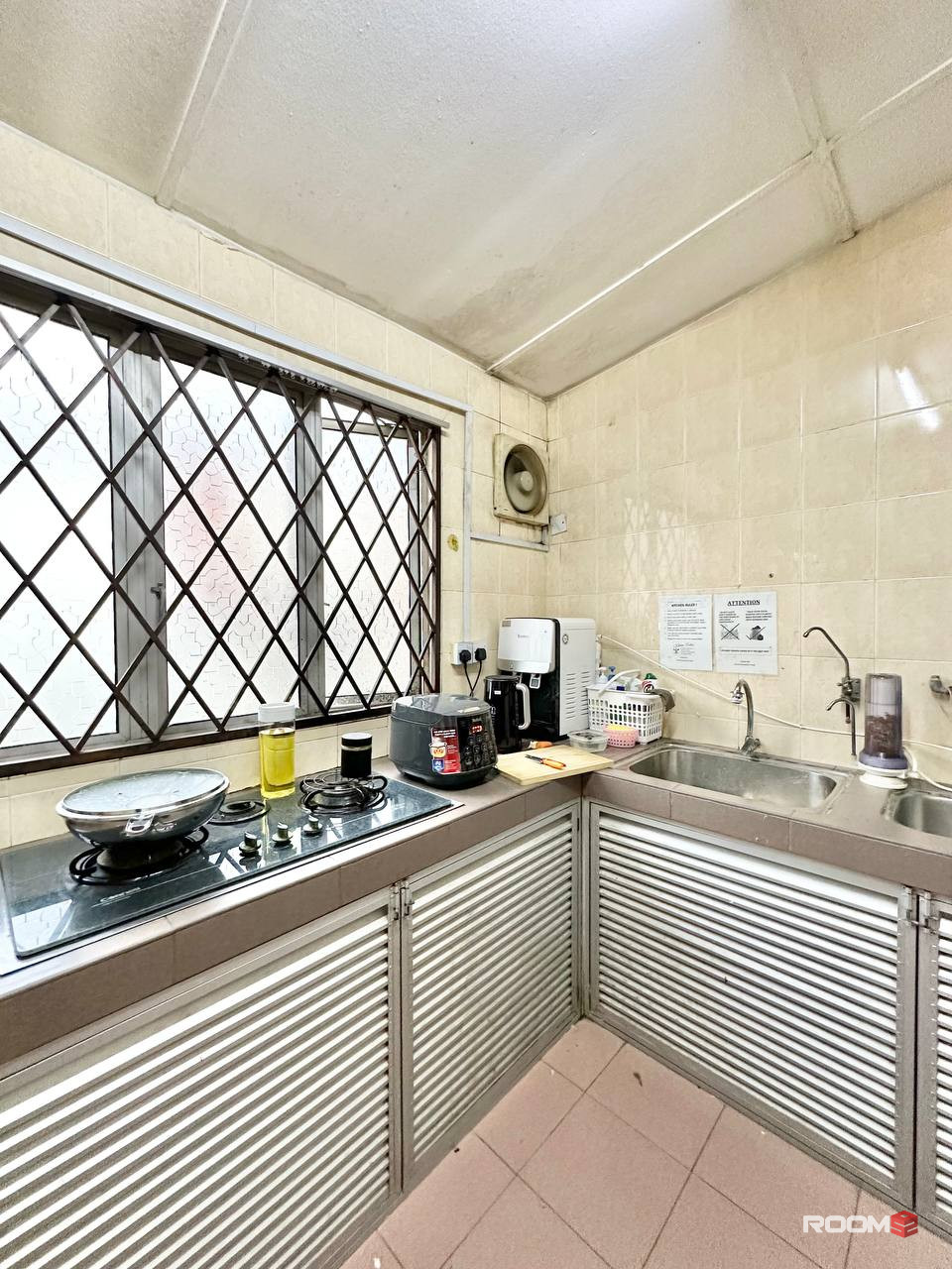 PJ SS2, Single Room🛌 Fully Furnished, Wifi Provided!
