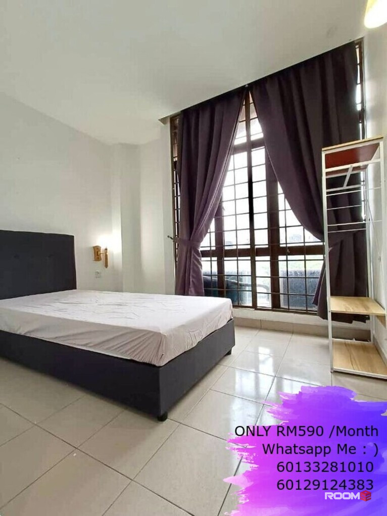 | Fully Furnished Master Room Pusat Perdagangan Subang Permai⚡️Plenty of Car Park Available🌟Private Bathroom🌟Last Room