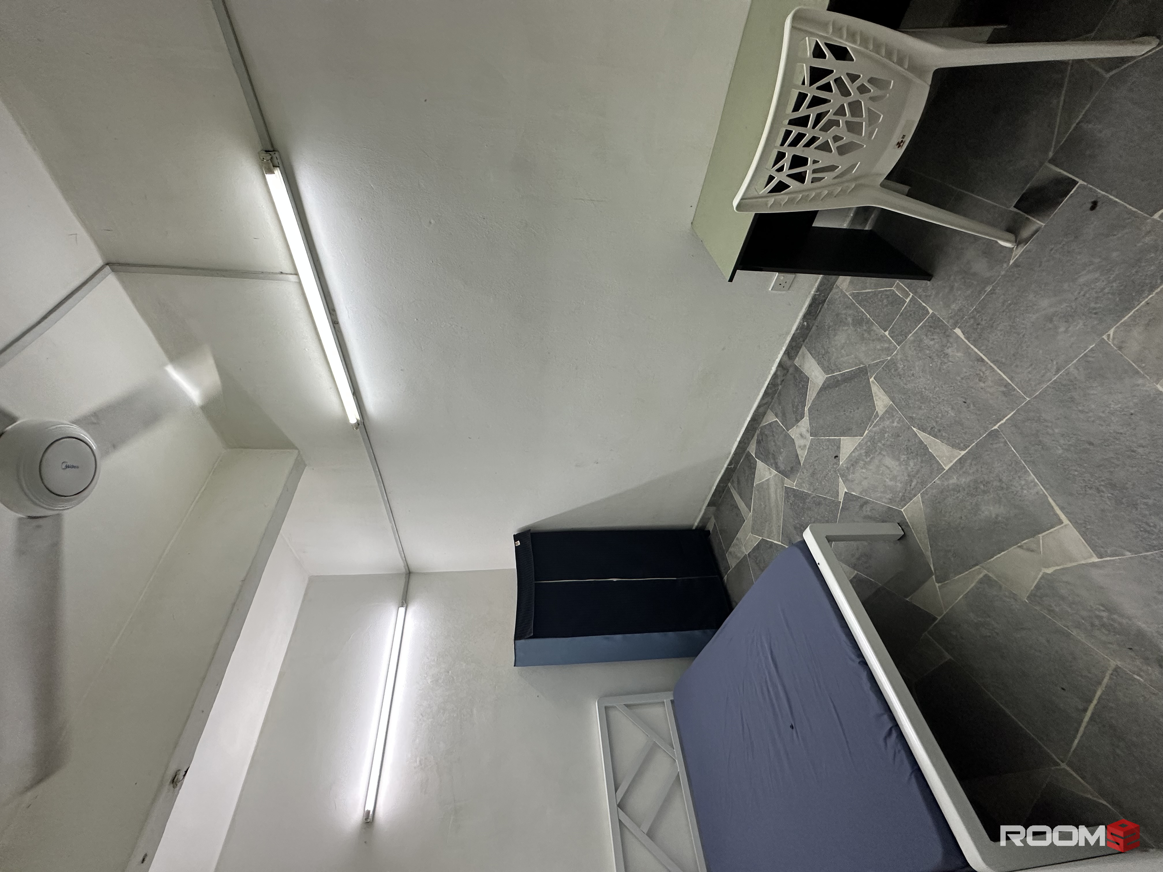 SPECIAL PROMOTION ⚡ Medium Room at USJ