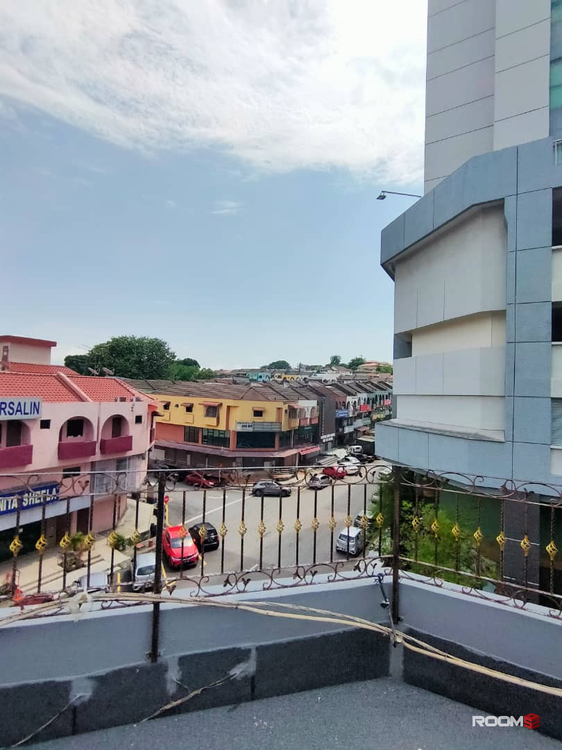 Nearby Taman Intan📍 0 Depo❗3 Mins Walk to Intan Millennium Square🛒🛍️
