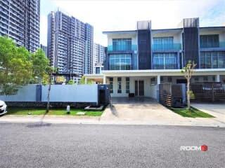 𝑴𝑨𝑺𝑻𝑬𝑹 𝑹𝑶𝑶𝑴 at Bangi (Female) KTM Bangi 🚊, BSP, Bangi Avenue 3, Bangi Lama/ Wonderland, U