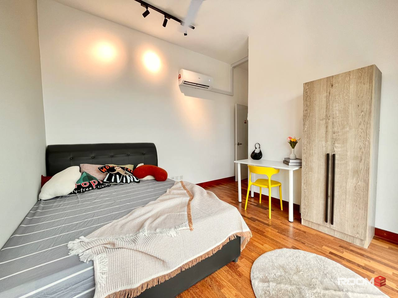 Looking For Queen Room? 👩🏻 No Worries 👏🏻 Let's Rent With Us 😍 At Pacific Star PJ 🚄 With Private Toilet 🚿