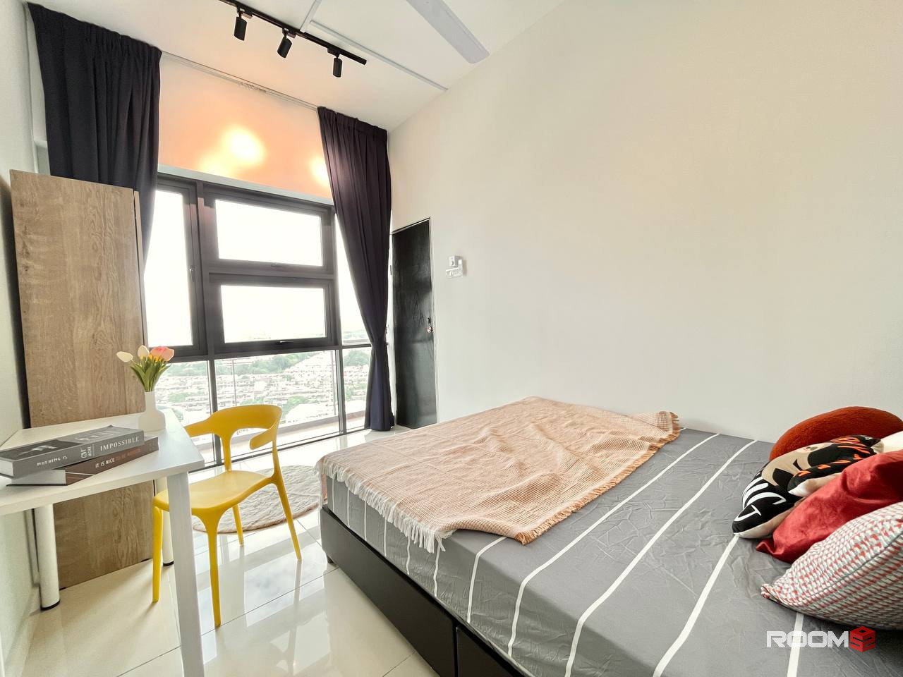 Looking For Queen Room? 👭 No Worries 👏🏻 Let's Rent With Us 😍 Private Room In PJ Area 🤩 Limited ‼️