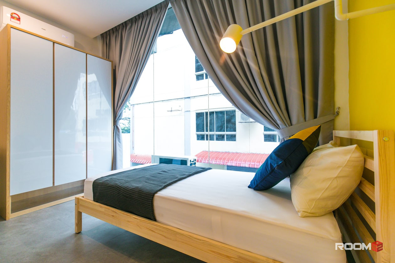 "Convenient Maluri Room Rental 🏠 - Perfectly Located Near Bus Route to Bukit Bintang. 🚍