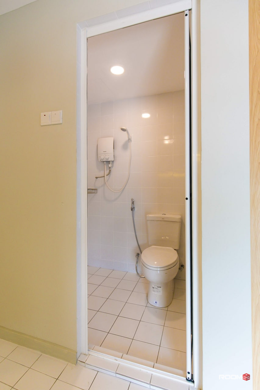 Maluri Room for Rent 🏡 - Ideal for Commuters Using the Bukit Bintang Bus Route. 🚌