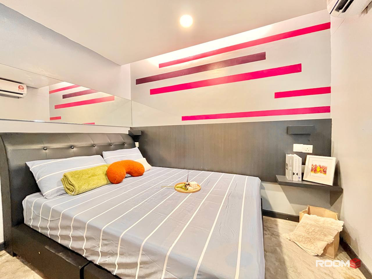 Finding A Good Housemate 👩🏻‍🤝‍👩🏾 Without Pay Any Bills Together? 💸 Let's Try Us Now 😍
