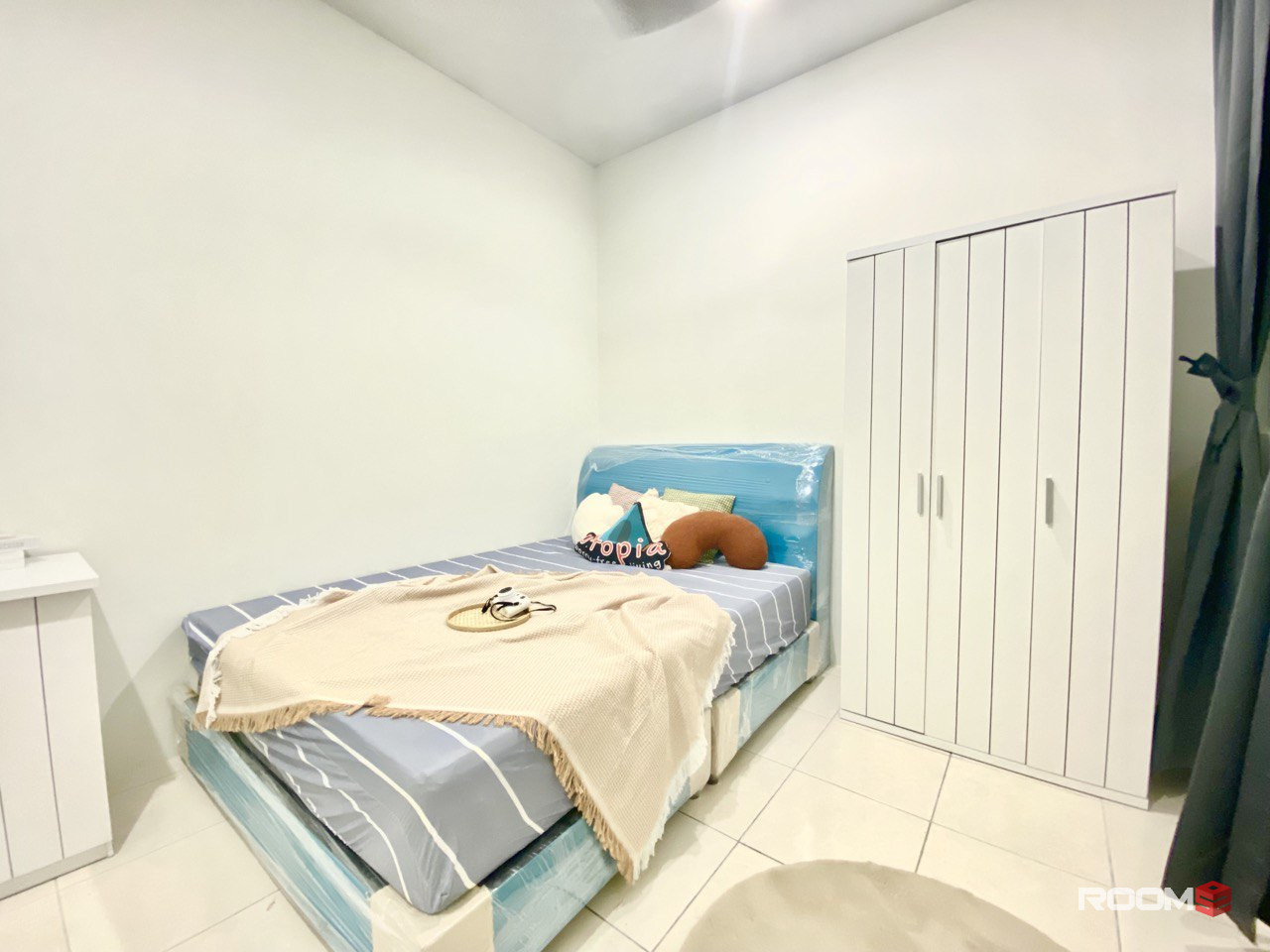 Love Food Hunting? 🍱 Find Place To Stay Near Public Transport? 🚄🚌 Rent With Us At Petaling Street 🗾