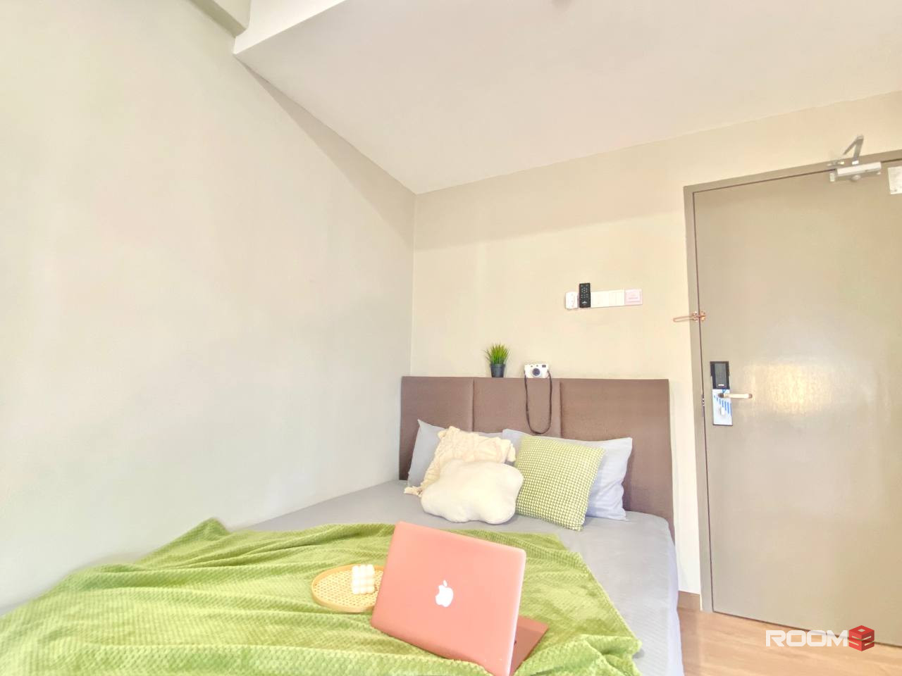 Steps to the Subway! 🚶‍♂️ Cozy room for rent near MRT Kentonmen 🌈