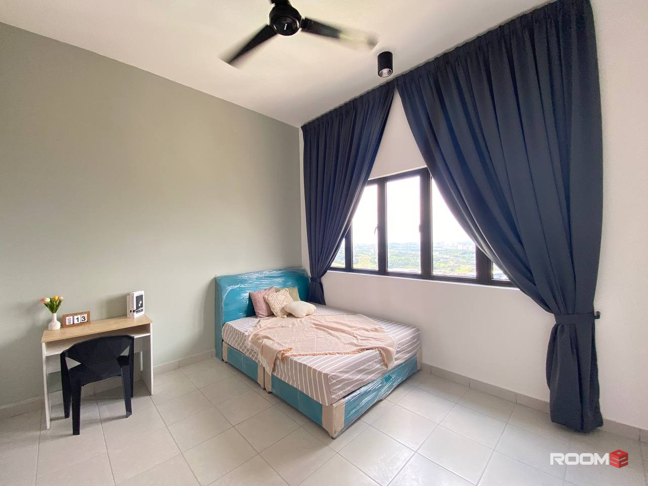 Stay Close to the Action 📗 Female Unit Room near MRT Bandar Tun Hussein On 🛍️🚅