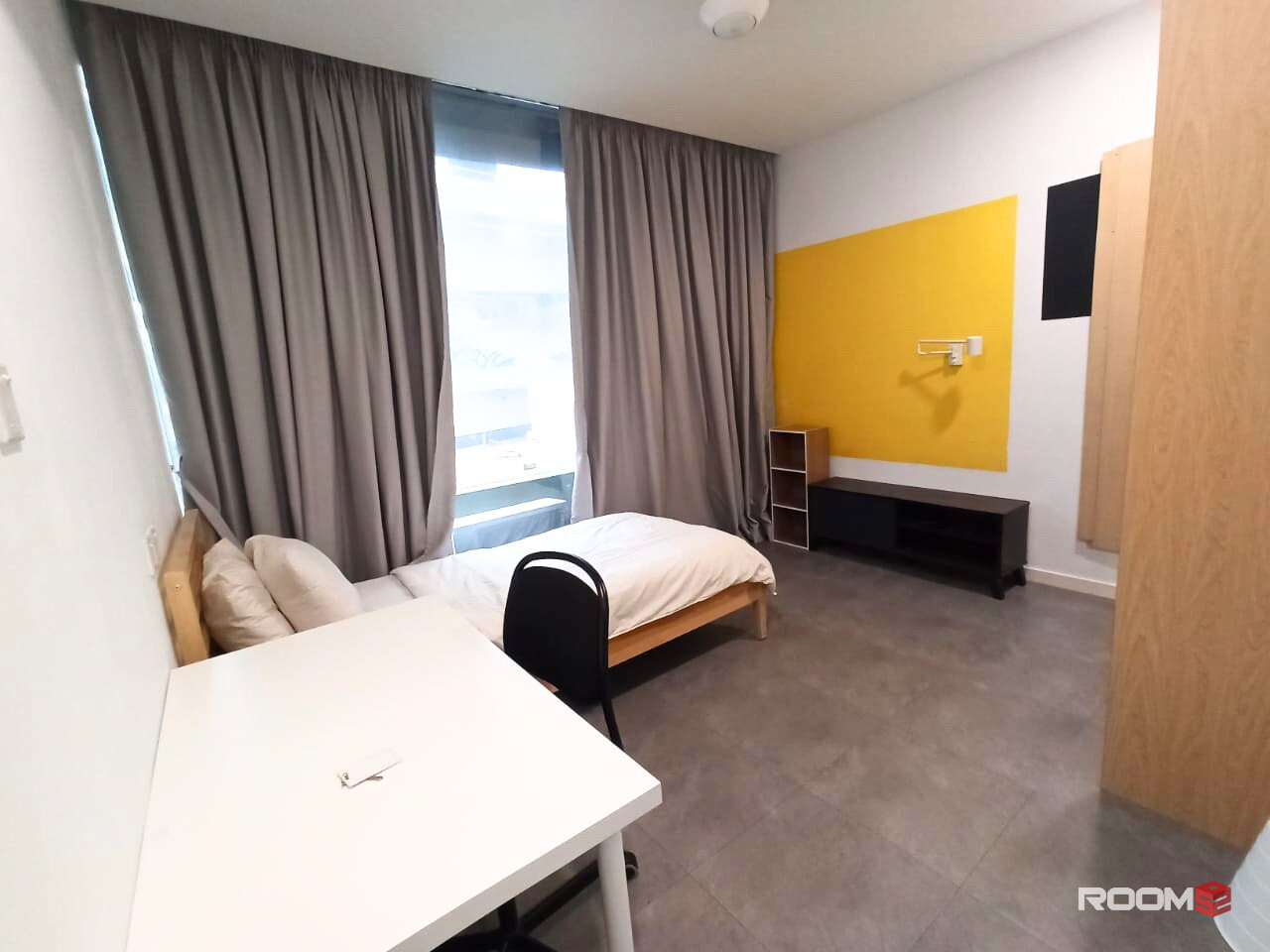 Move into a room and live life to the fullest! 💃🕺 Room with short 4-minute walk to the bus stop 🚍