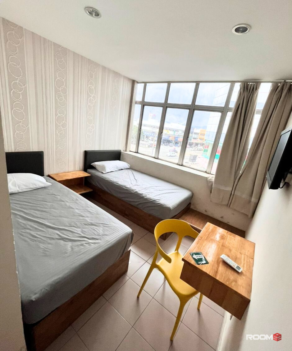 Convenience and Shopping Combined! 🛒🏡 Fully Furnished Room, 6 Min To Plaza Metro Kajang🛍️