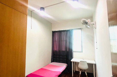 😎🥳 This property is a commuter's dream! Just a short 2 minute walk to LRT Station 🚅 