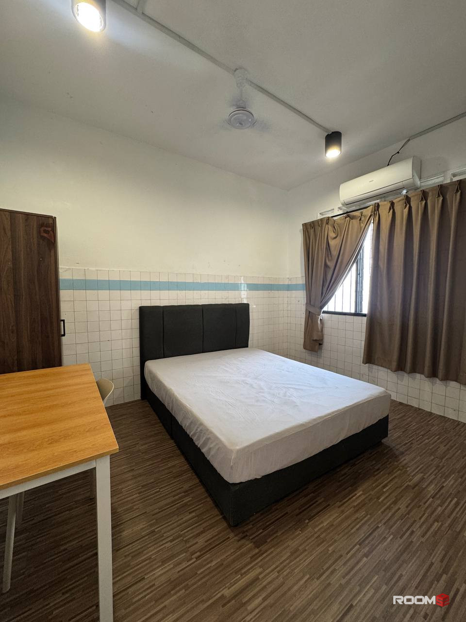 ✨ Comfortable Room 🛏️ 10min Walk to Customs 🌉 + Fast WiFi ⚡