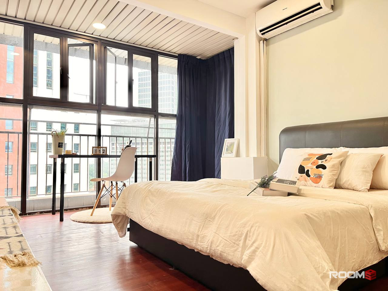 Large room for rent near to KLCC!