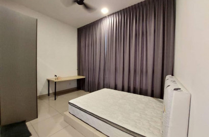 [2 Min Walk to LRT] Newly Renovated - Putra Suria Residence