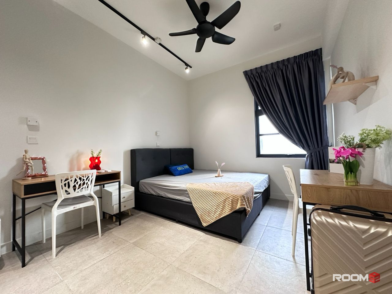 🛏️ Master Room @ Female Unit 🛏️ 🛁 Private Bathroom 🛁 🛋️Fully Furnished 🛋️