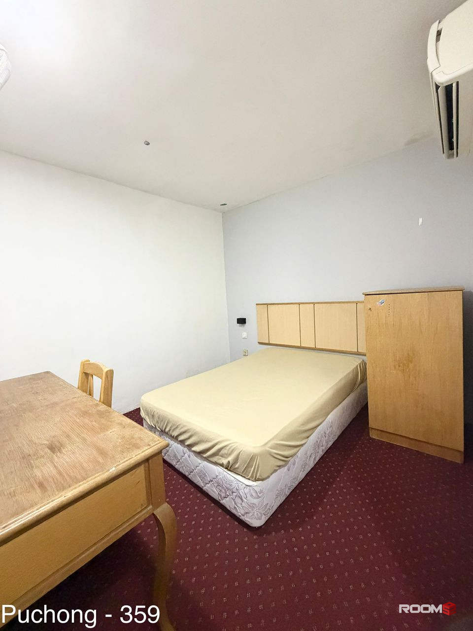 A cosy #private room attached bathroom. #skip traffic jam, just #stay, play and work easily in the #IOI Puchong Jaya