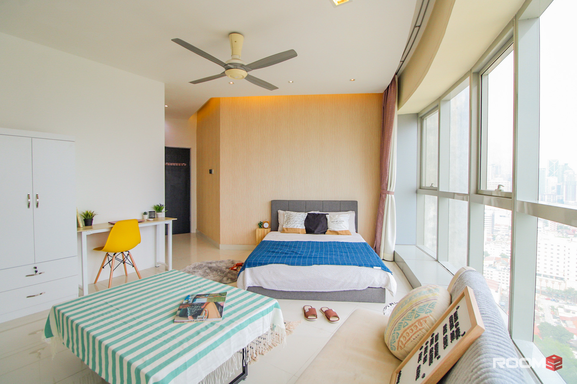 Rent Room with 🪑Fully Furnished at PWTC Area!! 🌠 Master room for rent at Chow Kit with private 🛁bathroom