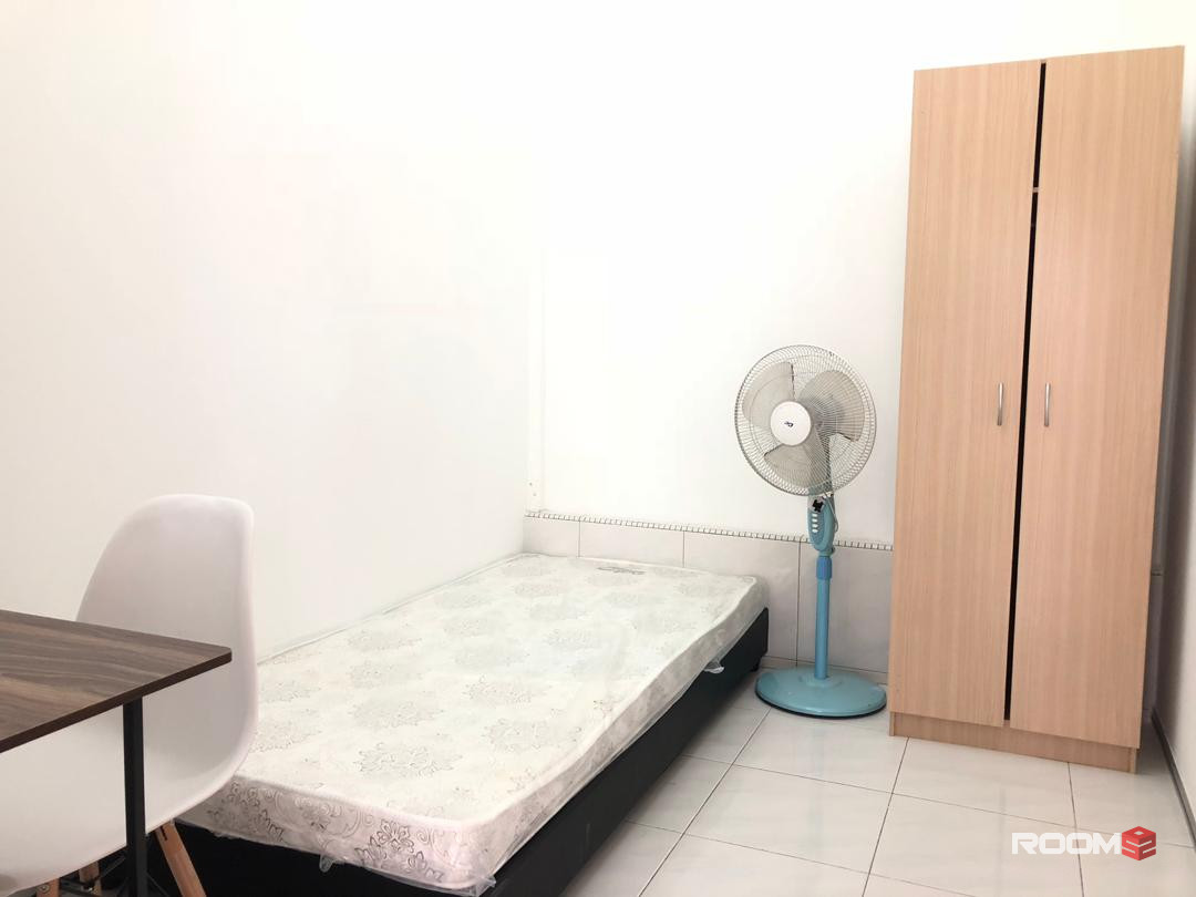 2 room left @ Damansara Jaya Female house walk to Starling Mall, Atria, Kdu