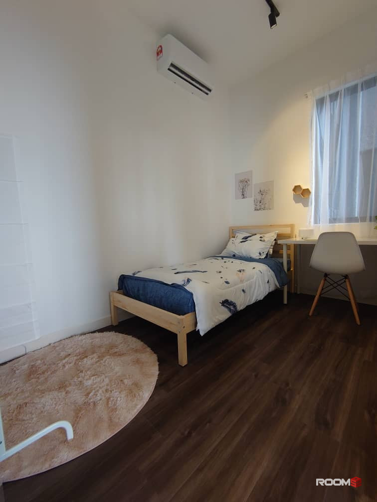 CLEAN & COMFORTABLE Male Unit Single Room | Utropolis Glenmarie