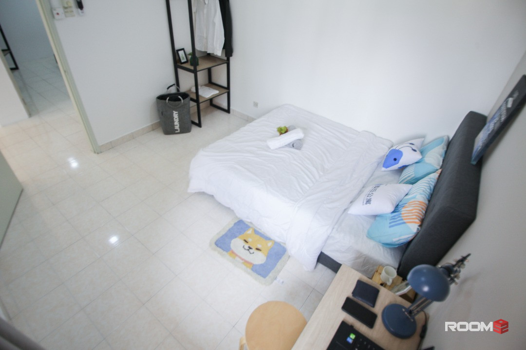 [NO DEPOSIT] Middle Room with A/C & Window at Palm Spring Kota Damansara
