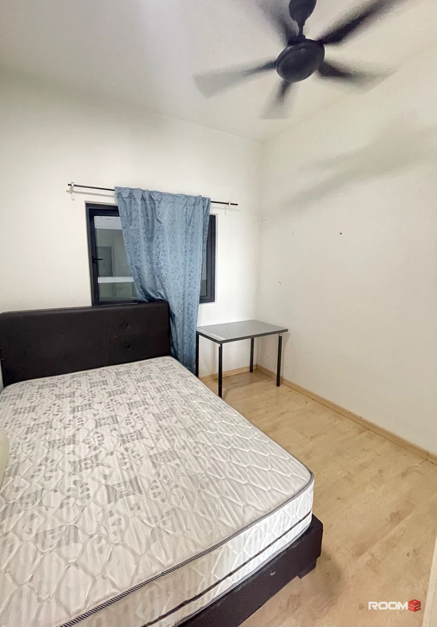 Parkhill Medium Room for rent_near APU university