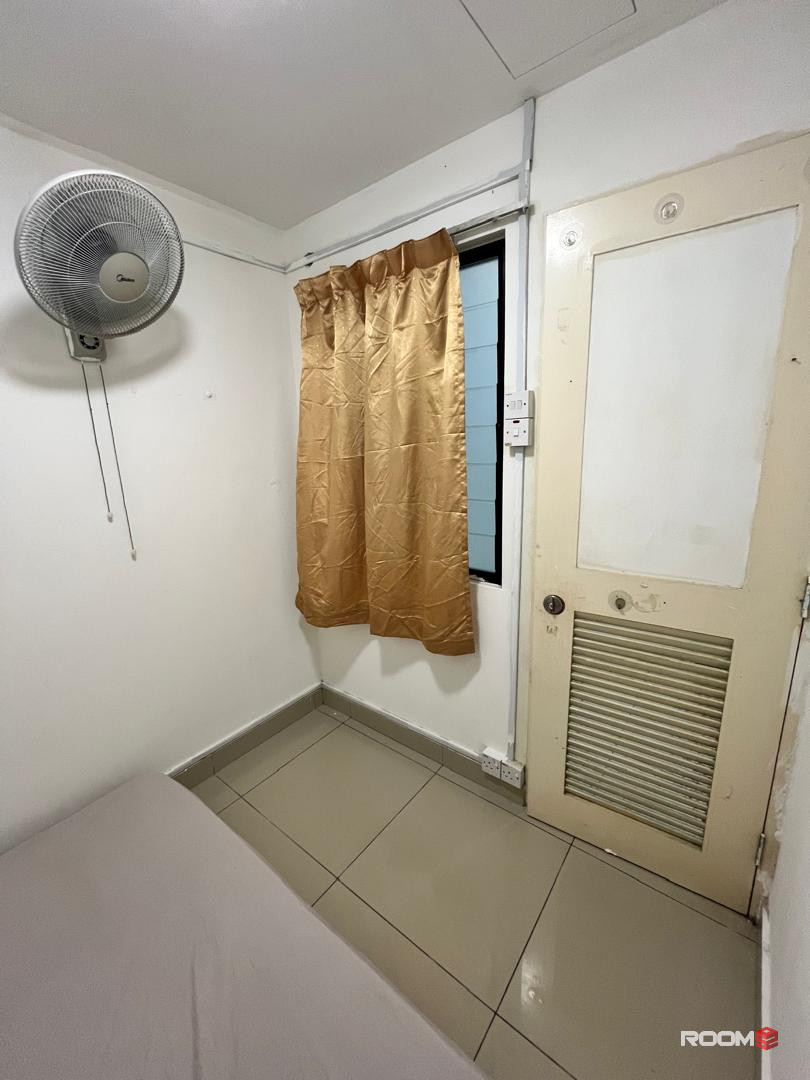 Low Deposit ❗❗❗❗ Private room with window/ Without window For Rent In Klang Valley