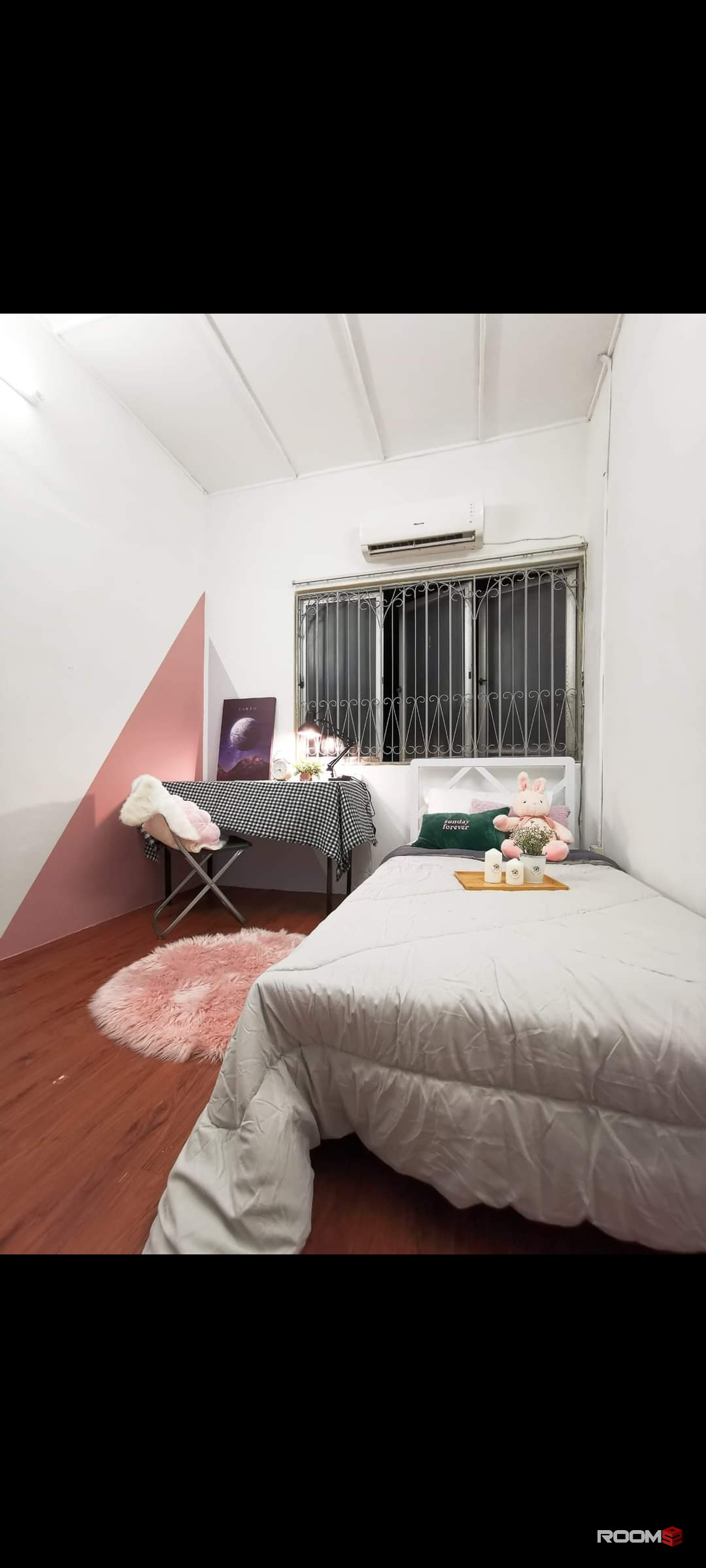 Master room / Medium Big with own private bathroomSetia Alam ,Top Glove, Setia City Mall ,Bukit Raja