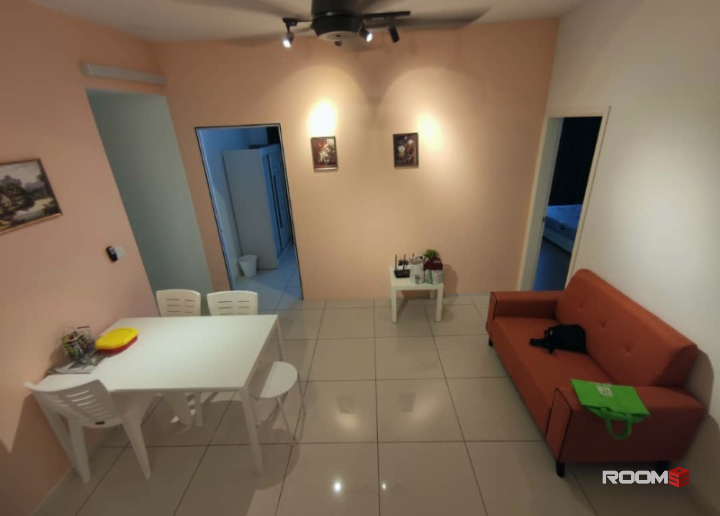 Balcony room at casa green, bukit jalil (near lrt, fully furnished, facing swimming pool good scenic view)