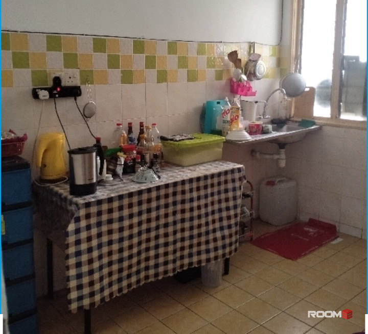 Bandar Puteri 6 Puchong Room 550